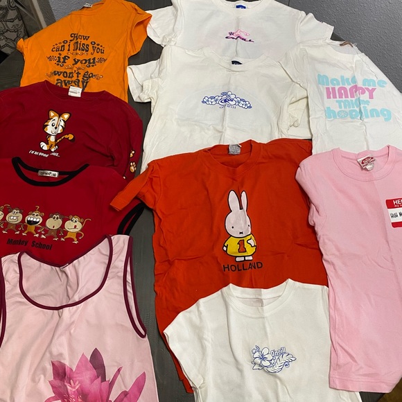 Tops - Women’s small / Xs graphic tees ten pairs